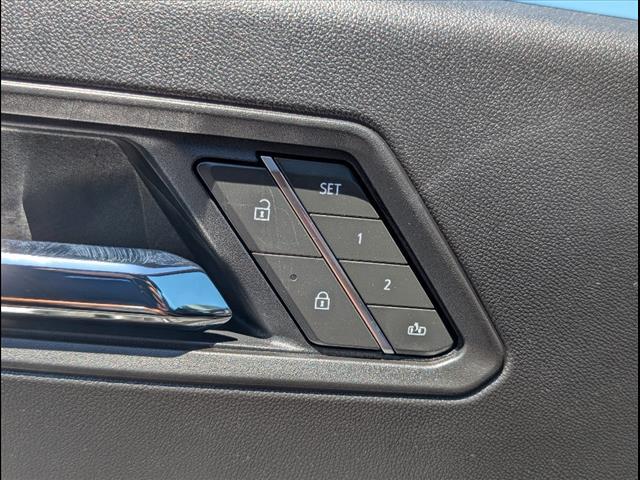 Photo of 2025 Red Chevrolet Colorado