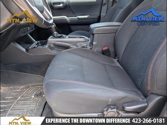 Photo of 2019 Silver Toyota Tacoma
