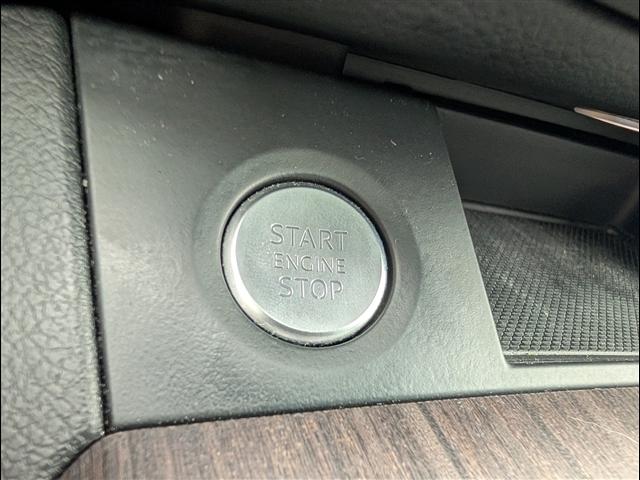Photo of 2021 Florett Silver Metallic Audi Q5