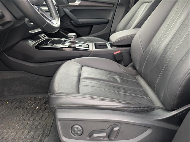 Photo of 2021 Florett Silver Metallic Audi Q5