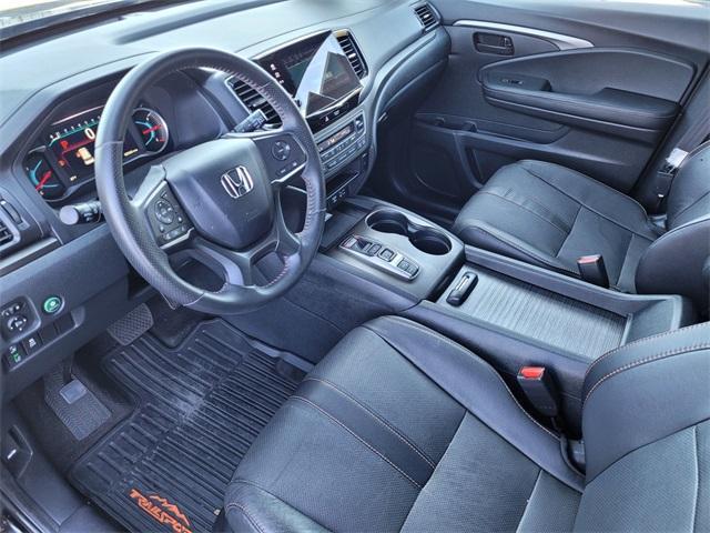 Photo of 2022 Black Honda Pilot