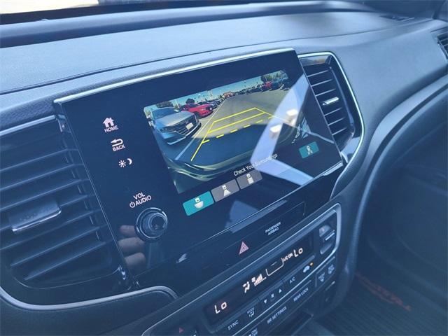 Photo of 2022 Black Honda Pilot