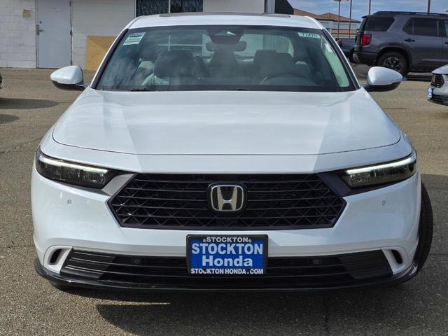Photo of 2025 Platinum White Pearl Honda Accord Hybrid