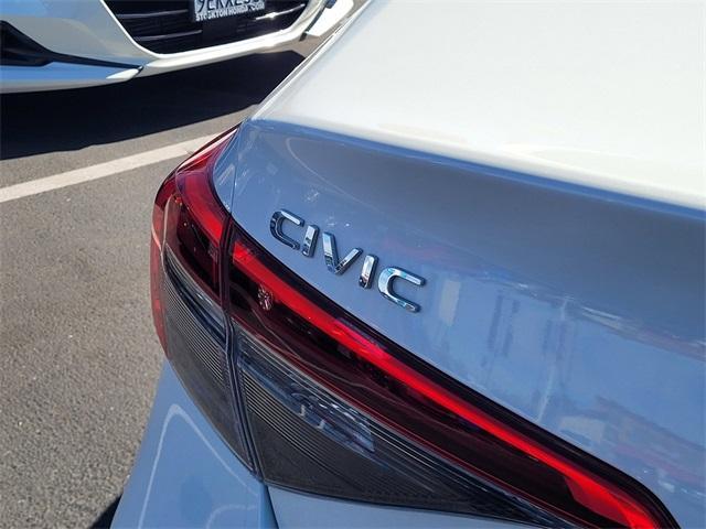 Photo of 2023 Platinum White Honda Civic