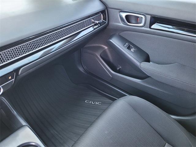 Photo of 2023 Platinum White Honda Civic