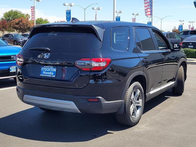 Photo of 2025 Crystal Black Pearl Honda Pilot