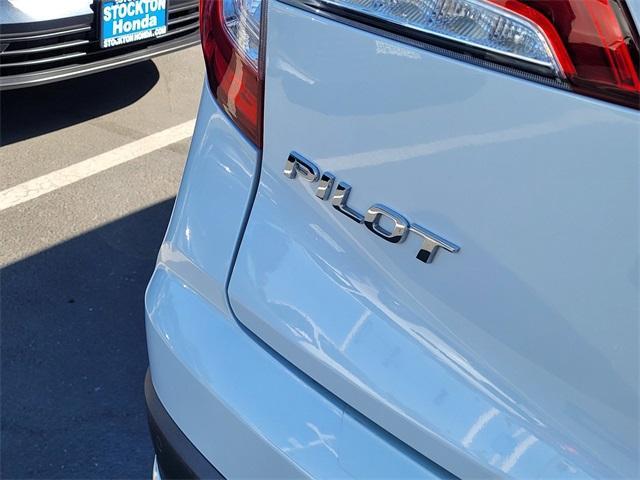 Photo of 2022 Platinum White Pearl Honda Pilot