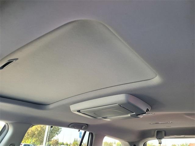 Photo of 2022 Platinum White Pearl Honda Pilot