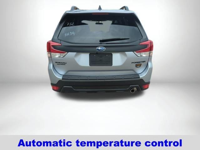 Photo of 2025 Ice Silver Subaru Forester