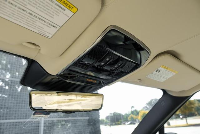 Photo of 2024 Ostuni Pearl White Land Rover Range Rover