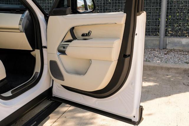 Photo of 2024 Ostuni Pearl White Land Rover Range Rover