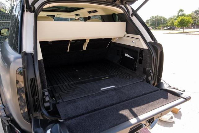 Photo of 2024 Ostuni Pearl White Land Rover Range Rover