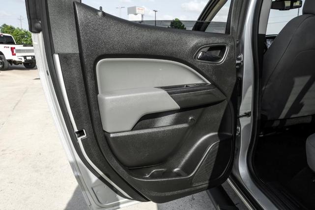 Photo of 2017 Silver Ice Metallic Chevrolet Colorado