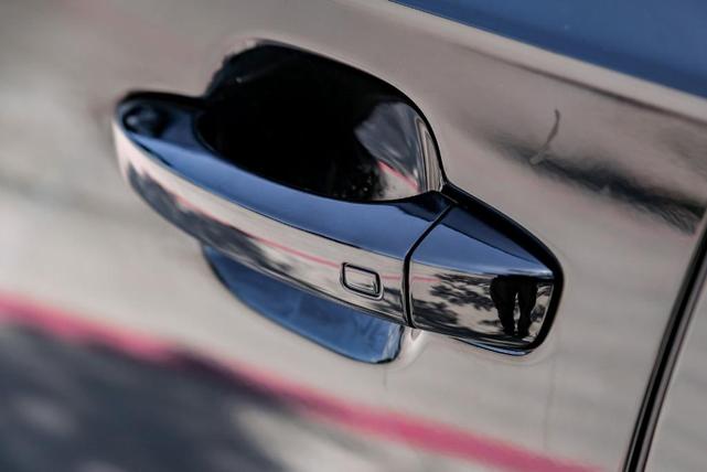 Photo of 2023 Mythos Black Metallic Audi Q7
