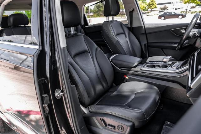 Photo of 2023 Mythos Black Metallic Audi Q7