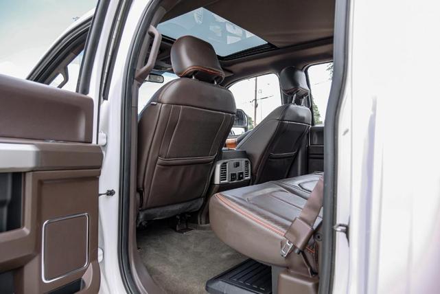 Photo of 2017 White Platinum Ford F-350