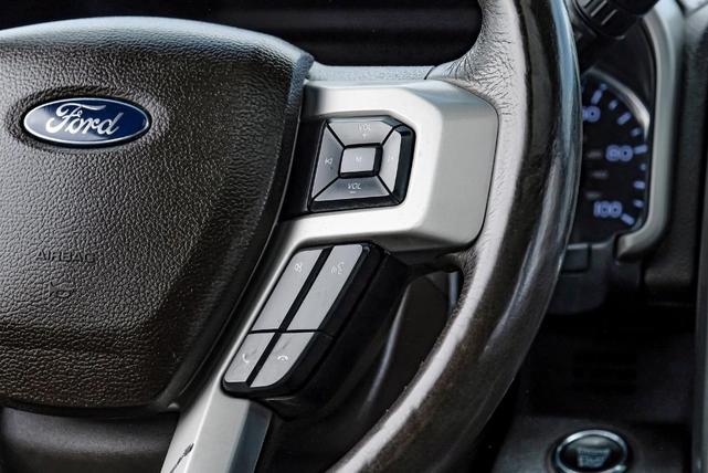 Photo of 2017 White Platinum Ford F-350