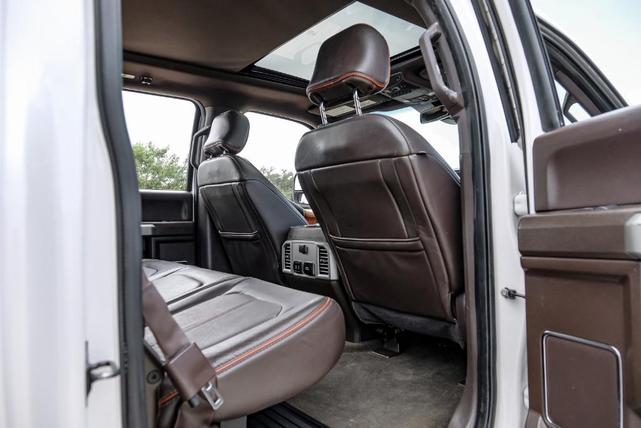 Photo of 2017 White Platinum Ford F-350