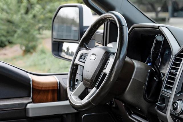 Photo of 2017 White Platinum Ford F-350