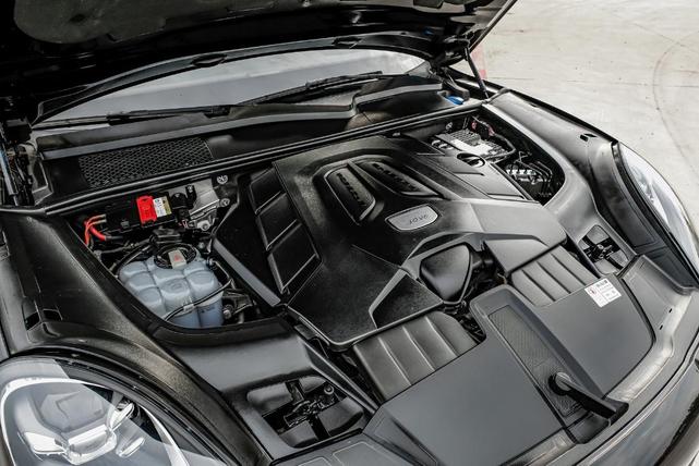 Photo of 2020 Black Porsche Cayenne