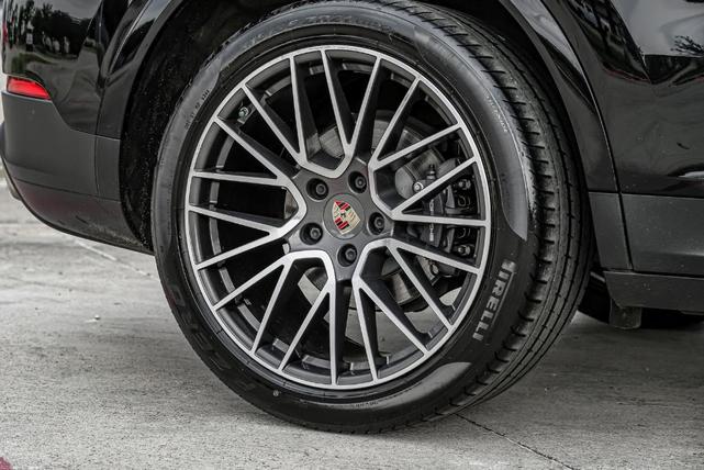Photo of 2020 Black Porsche Cayenne