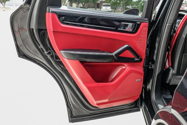 Photo of 2020 Black Porsche Cayenne