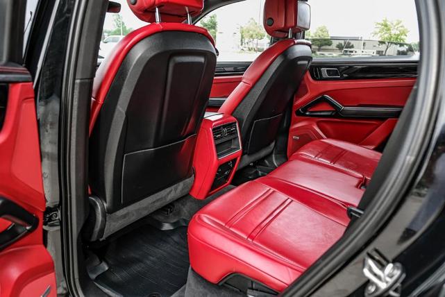 Photo of 2020 Black Porsche Cayenne