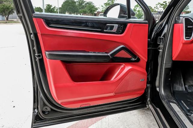 Photo of 2020 Black Porsche Cayenne