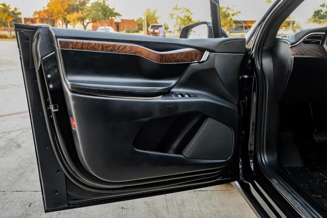 Photo of 2017 Black Tesla Model X