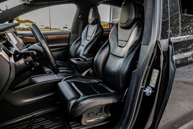 Photo of 2017 Black Tesla Model X