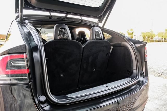 Photo of 2017 Black Tesla Model X