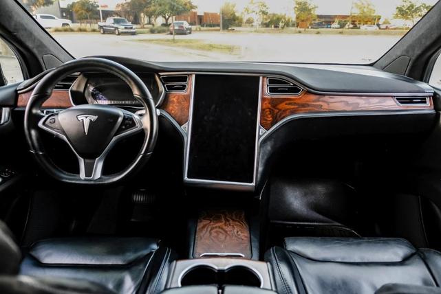 Photo of 2017 Black Tesla Model X
