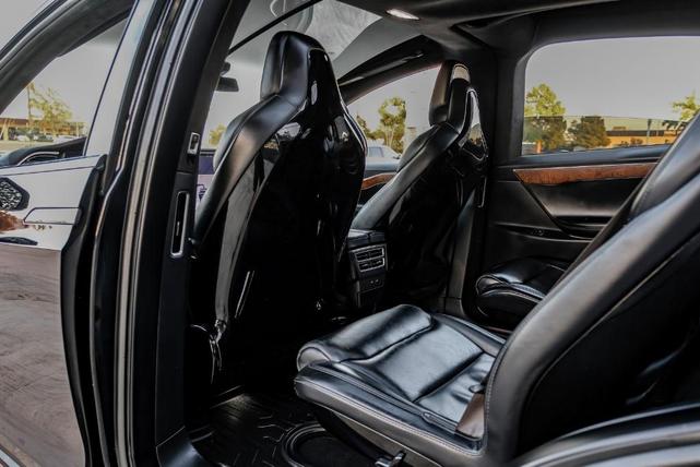 Photo of 2017 Black Tesla Model X