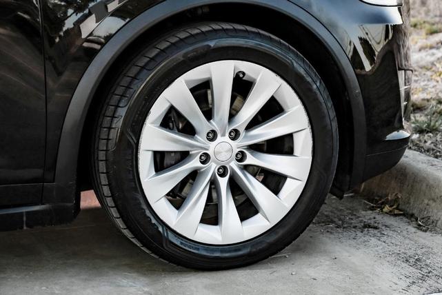 Photo of 2017 Black Tesla Model X