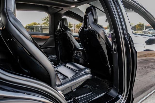 Photo of 2017 Black Tesla Model X
