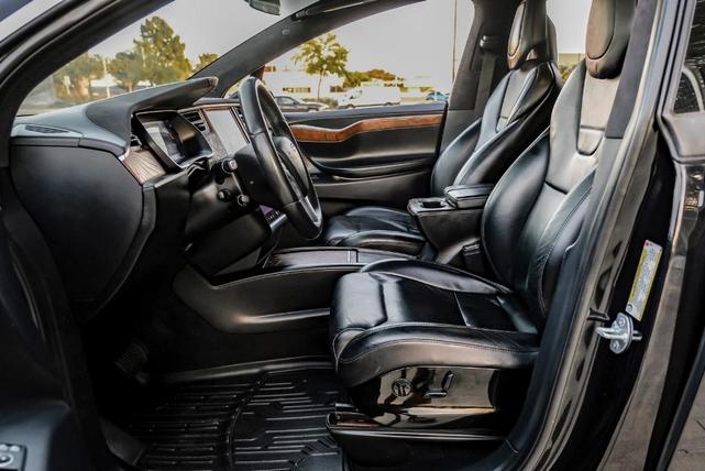 Photo of 2017 Black Tesla Model X