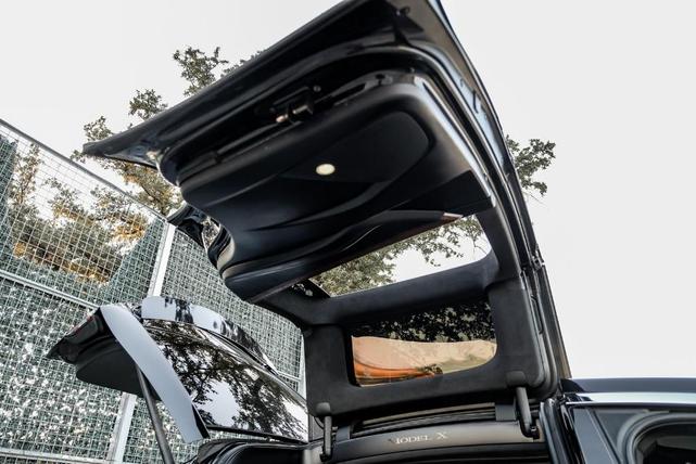 Photo of 2017 Black Tesla Model X
