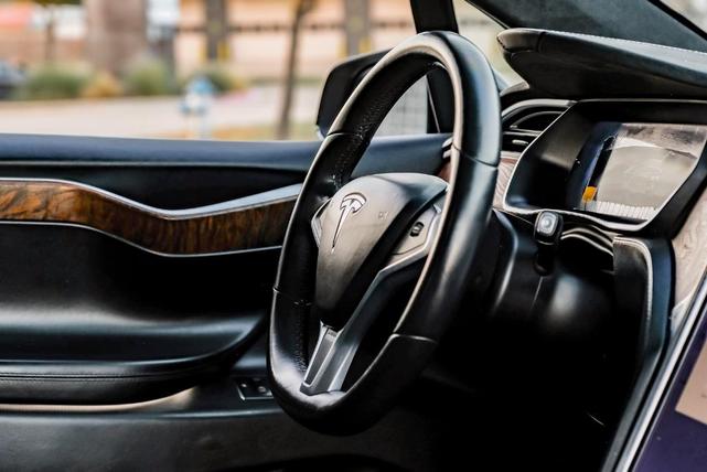 Photo of 2017 Black Tesla Model X