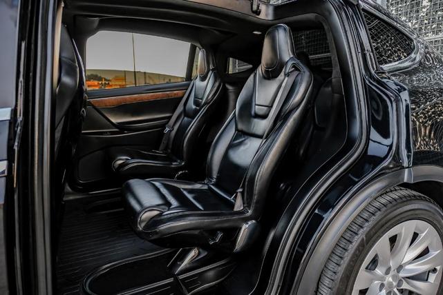 Photo of 2017 Black Tesla Model X