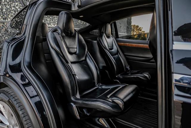 Photo of 2017 Black Tesla Model X