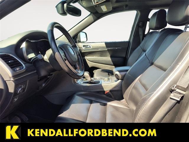 Photo of 2019 Sangria Metallic Jeep Grand Cherokee