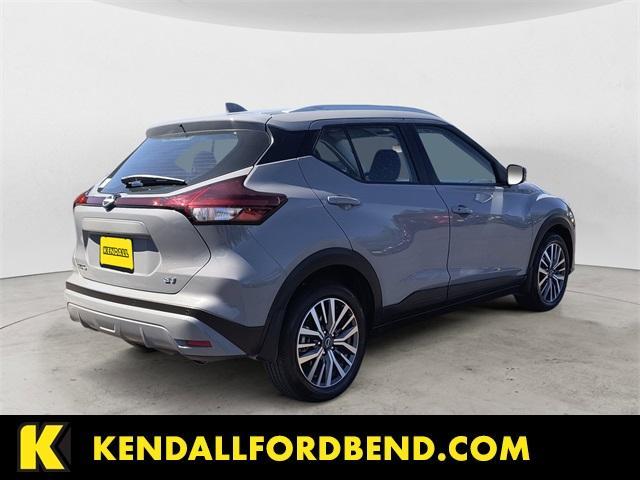 Photo of 2023 Boulder Gray Pearl Nissan Kicks