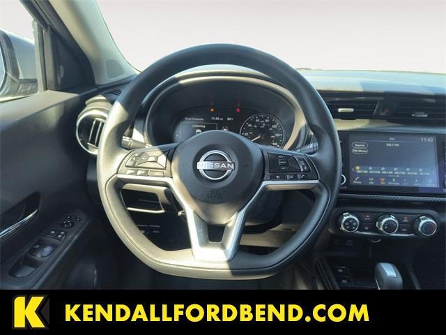 Photo of 2023 Boulder Gray Pearl Nissan Kicks