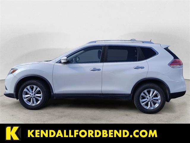 Photo of 2016 Pearl White Nissan Rogue