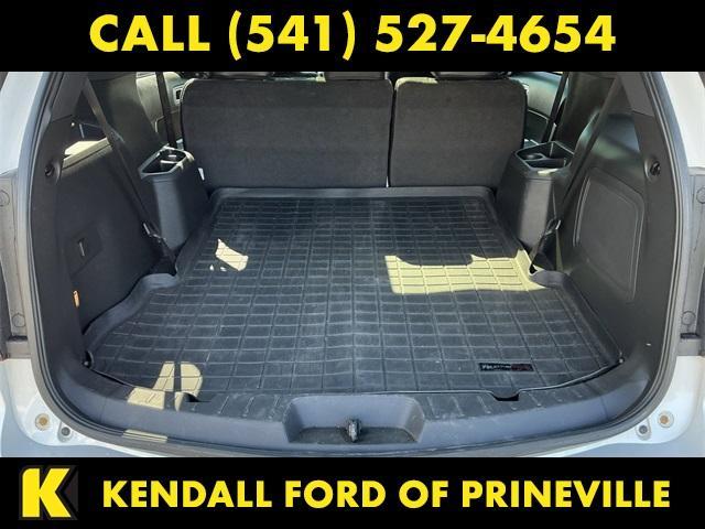 Photo of 2014 White Platinum Clearcoat Metallic Ford Explorer