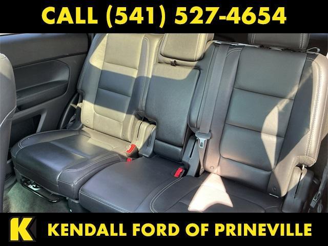 Photo of 2014 White Platinum Clearcoat Metallic Ford Explorer