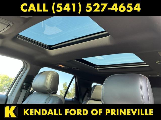 Photo of 2014 White Platinum Clearcoat Metallic Ford Explorer