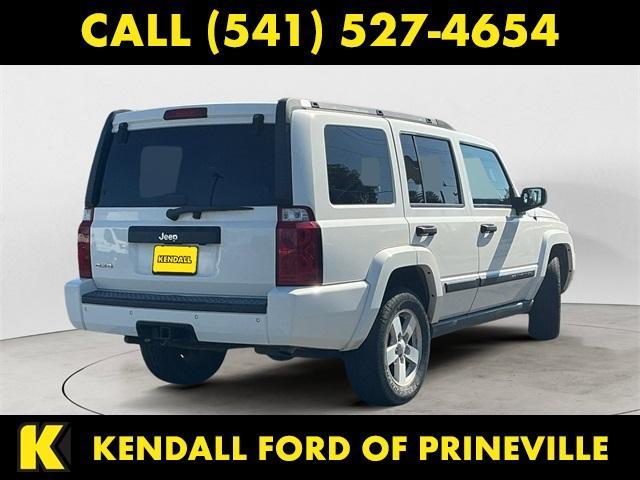 Photo of 2006 Stone White Clearcoat Jeep Commander
