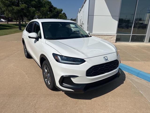 Photo of 2026 Platinum White Pearl Honda HR-V