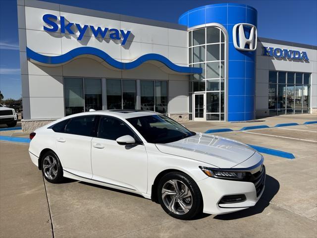 Photo of 2018 Platinum White Pearl Honda Accord
